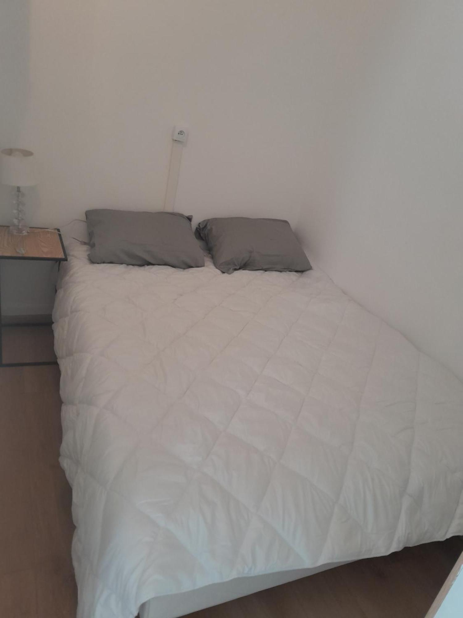 Bel Appartement A Deux Pas De Paris Saint-Ouen  ภายนอก รูปภาพ